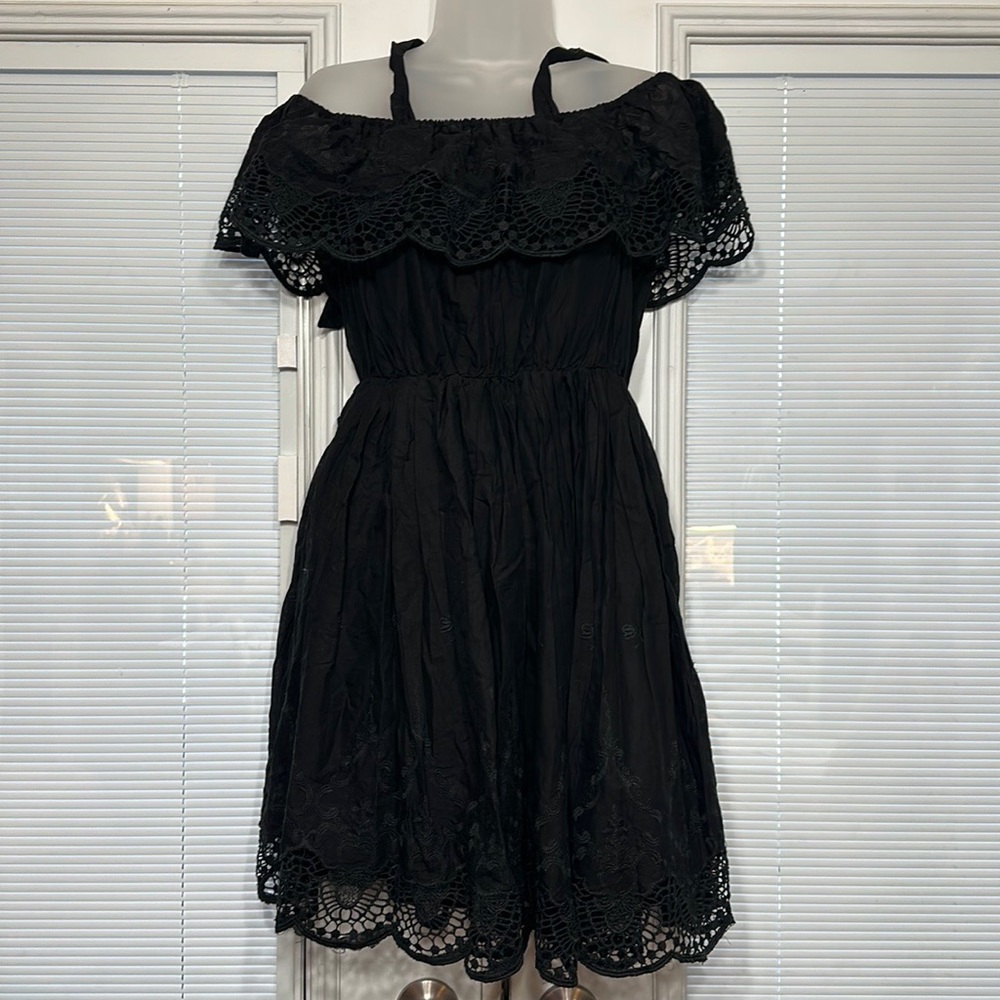 Max C of London NWT black dress gorgeous lace detail at neckline and hem